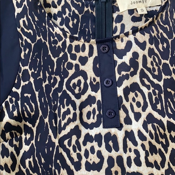 Trendy Cheetah Print/Navy blouse/ back cutouts - Picture 4 of 5
